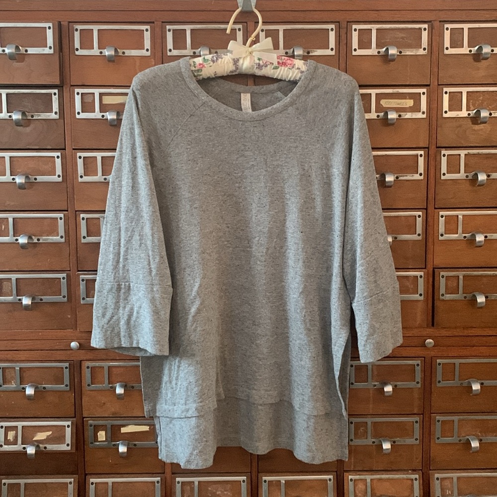 Eve Gravel ÉPICÉA Top Grey Size Large - Picture 2 of 10